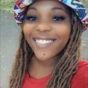 Meet your Posher, Christine